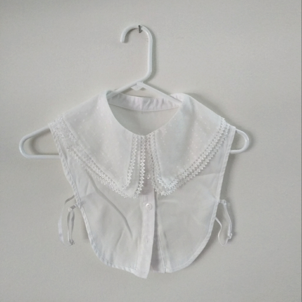 Detachable peterpan collar